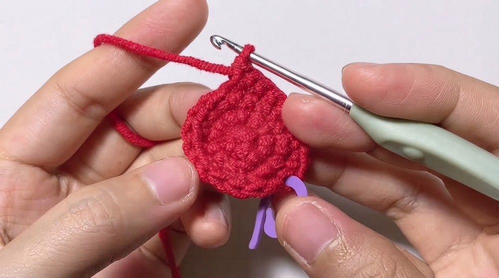Crochet Santa Claus Keychain Pattern 2