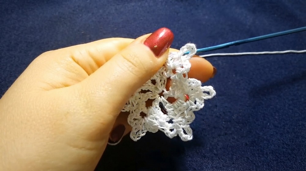 Crochet Snowflake Necklace Pattern 3