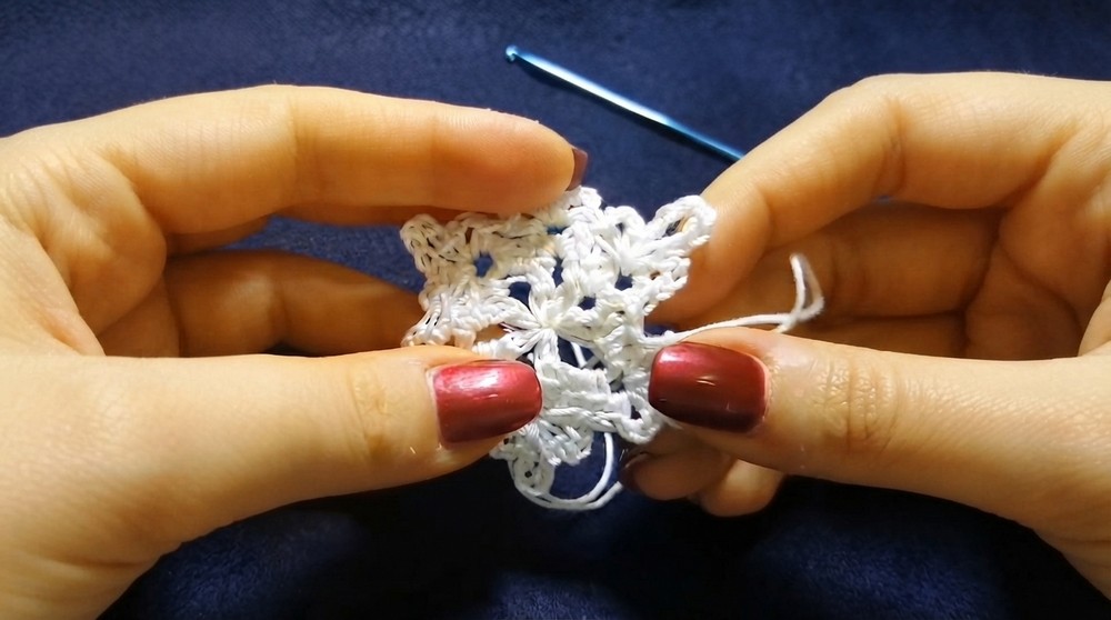 Crochet Snowflake Necklace Pattern 4