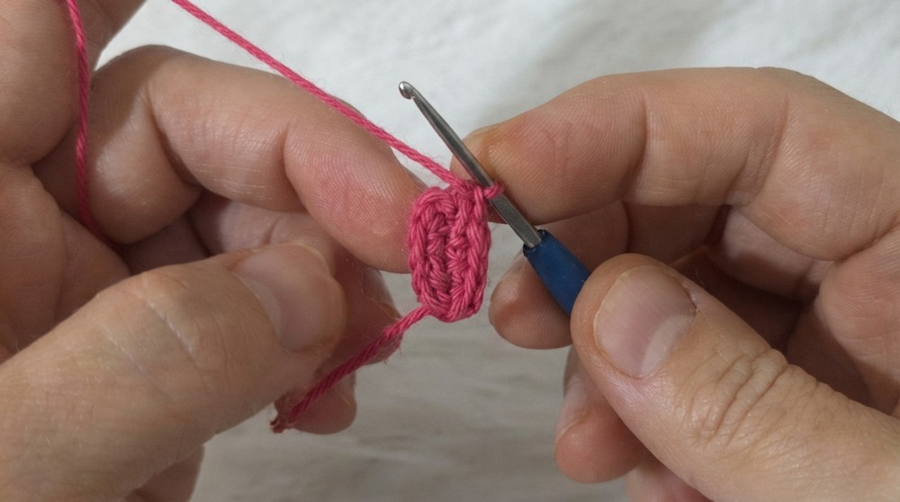 Crochet Strawberry Handbags Pattern 1