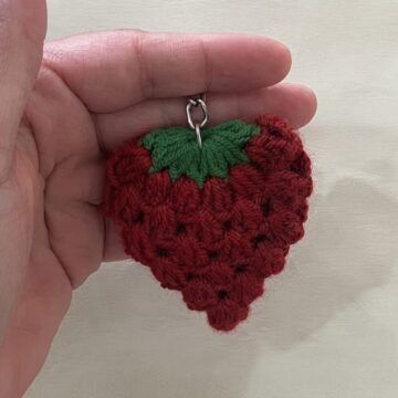 Crochet Strawberry Keychain Pattern 6