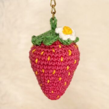 Crochet Strawberry Keychain Pattern 7