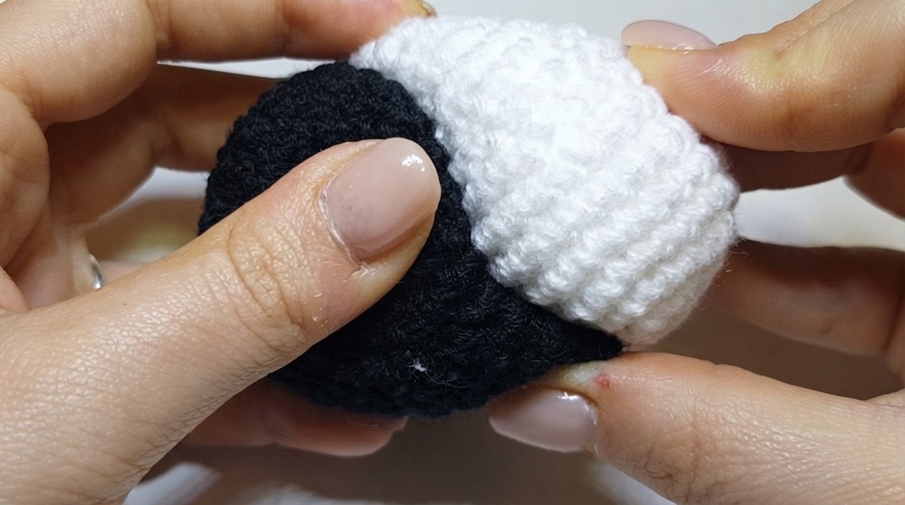 Crochet Yin Yang Amigurumi Pattern 6