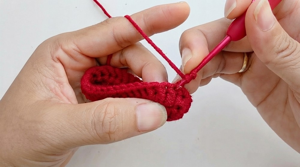 Cute Crochet AirPods Case Pattern 3