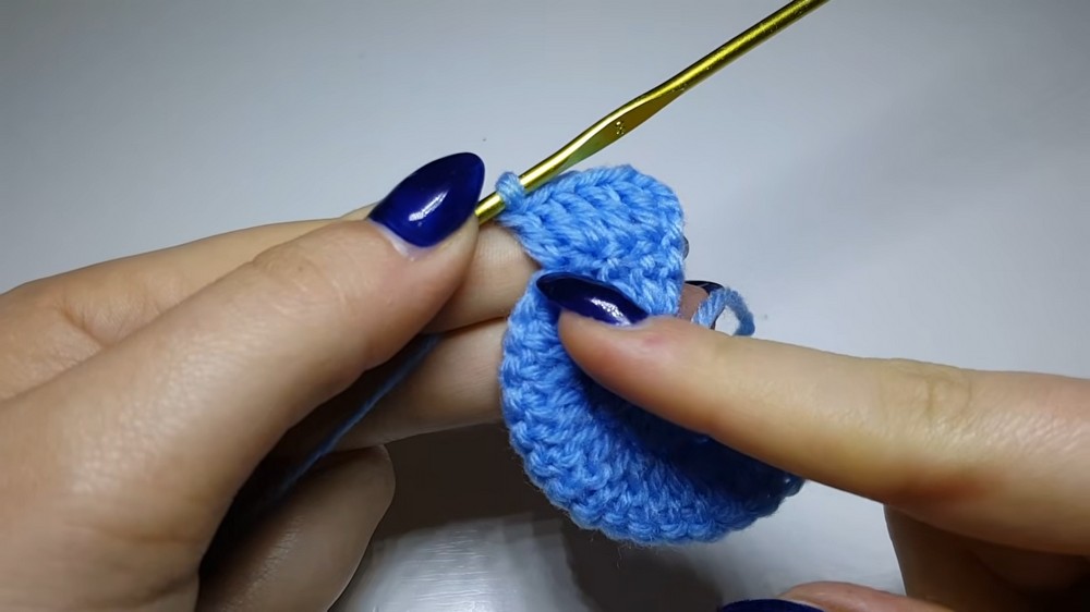 Cute Crochet Baby Carriage Pattern 3