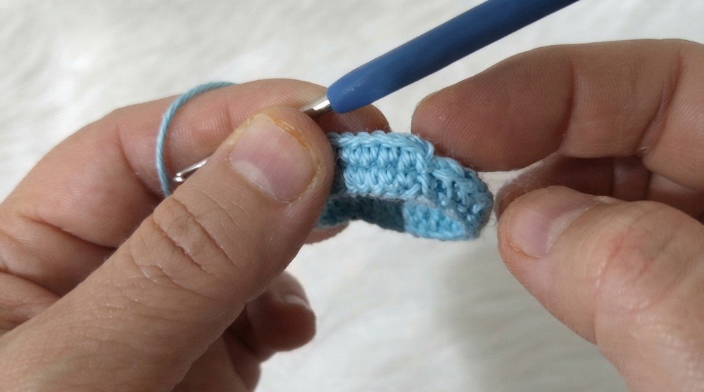 Cute Crochet Bow Headband Pattern 2