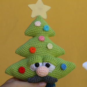 Cute Crochet Christmas Trees Pattern 8