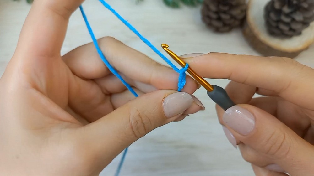 Easy Crochet Bird Keychain Pattern 1