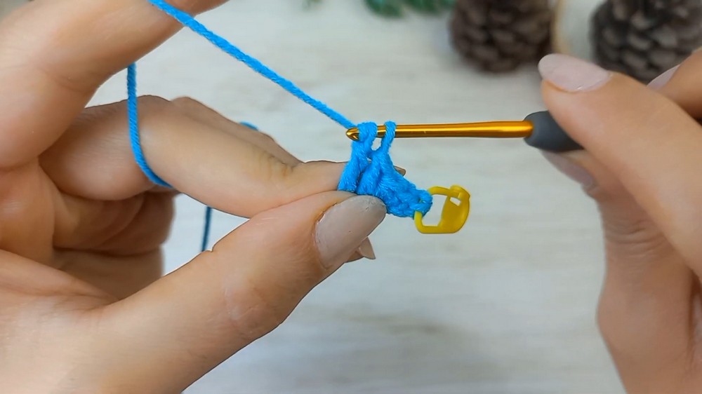 Easy Crochet Bird Keychain Pattern 2