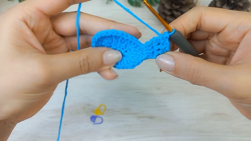 Easy Crochet Bird Keychain Pattern 4