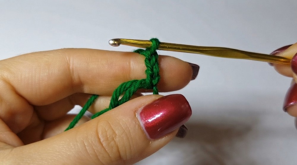 Easy Crochet Christmas Ball Pattern 1