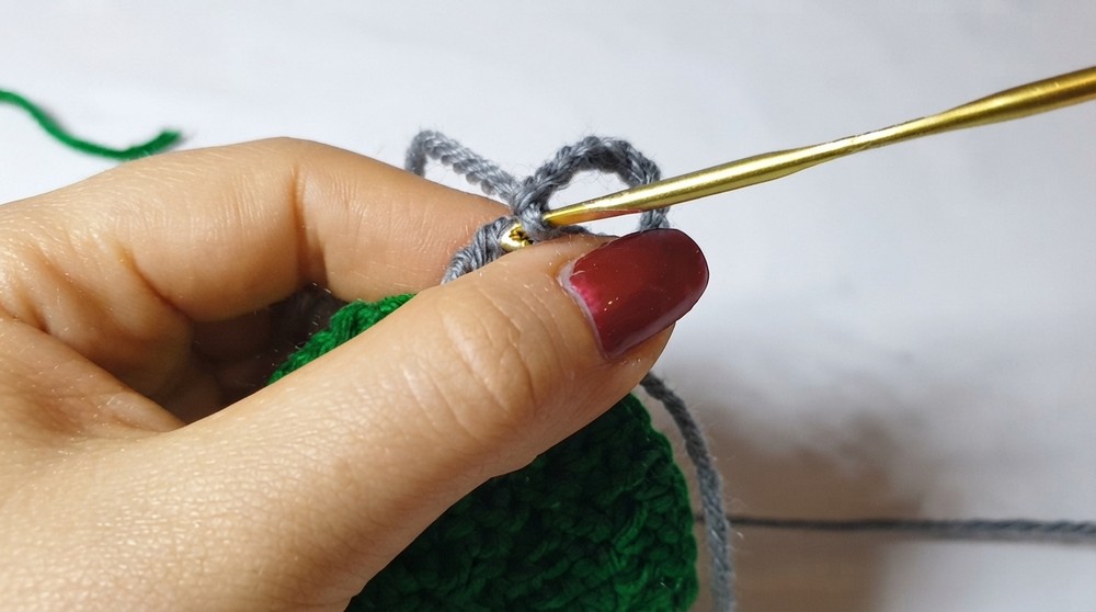Easy Crochet Christmas Ball Pattern 4