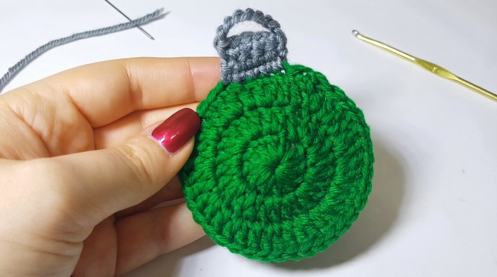 Easy Crochet Christmas Ball Pattern 5