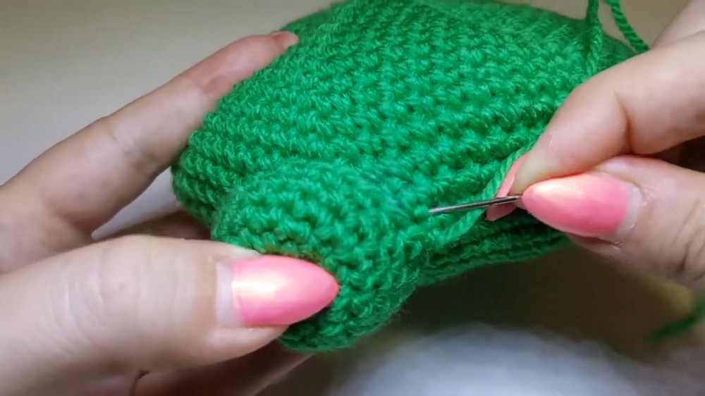 Easy Crochet Frog Pillow Pattern 6