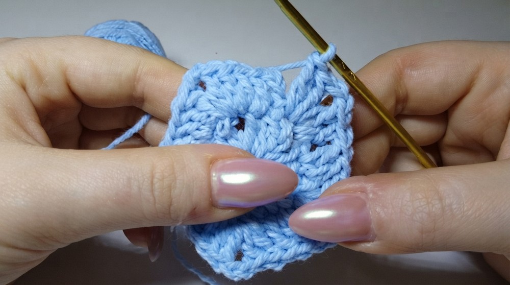 Easy Crochet Pentagon Motif Pattern 4