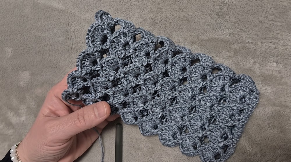 Easy Crochet Phone Pouch Pattern 5