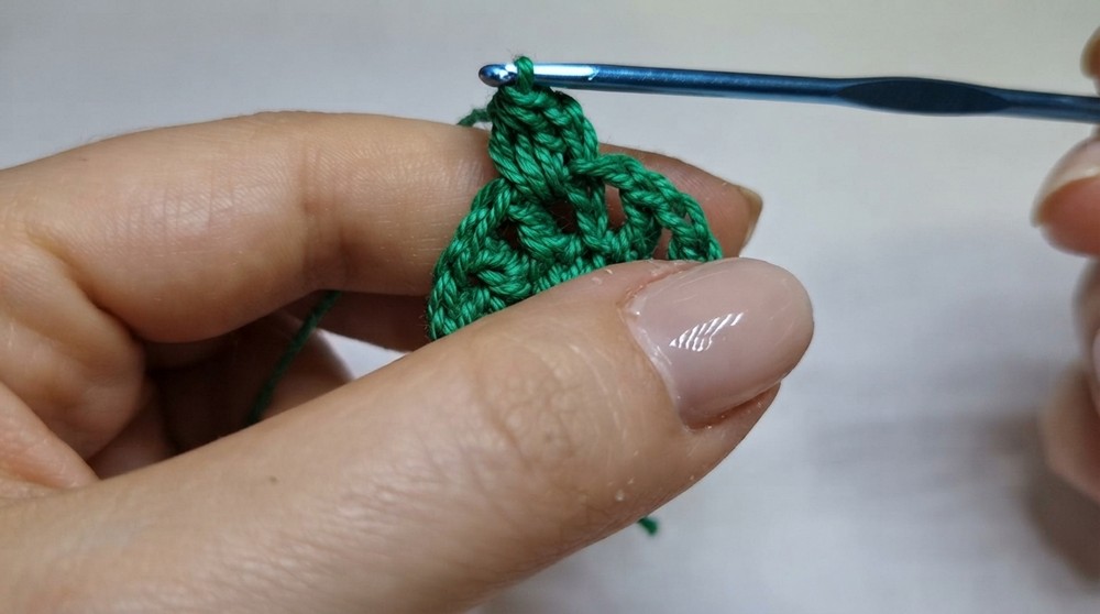 Easy Spring Crochet Earrings Pattern 3