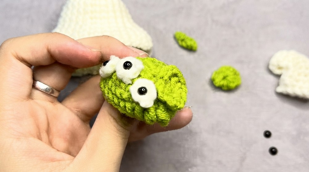 Halloween Crochet Mini Ghost Pattern 5