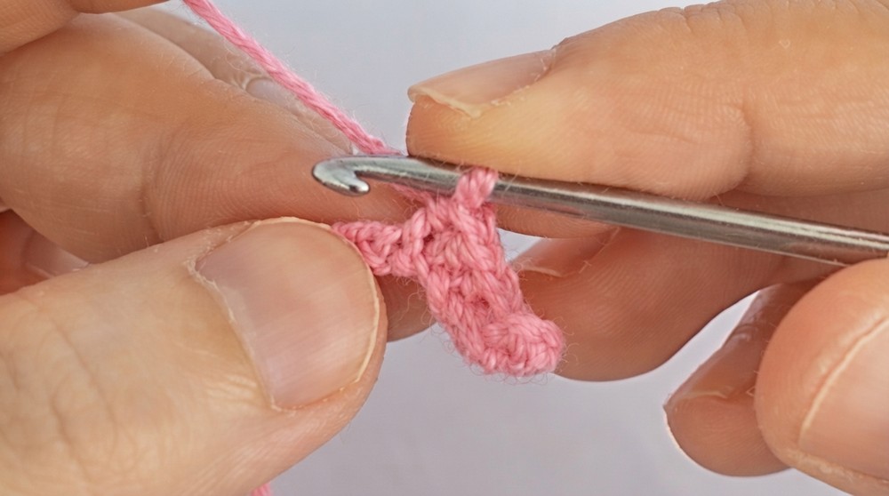 Handmade Crochet Hair Clip Pattern 1