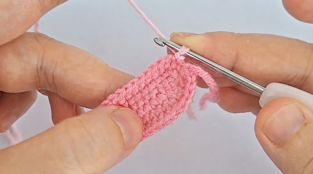 Handmade Crochet Hair Clip Pattern 3