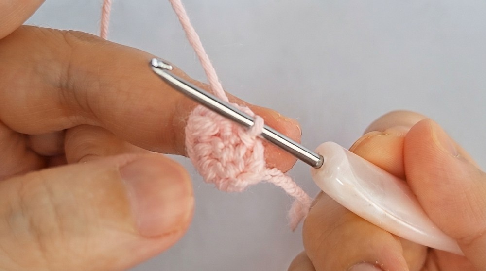 Handmade Crochet Hair Clip Pattern 5