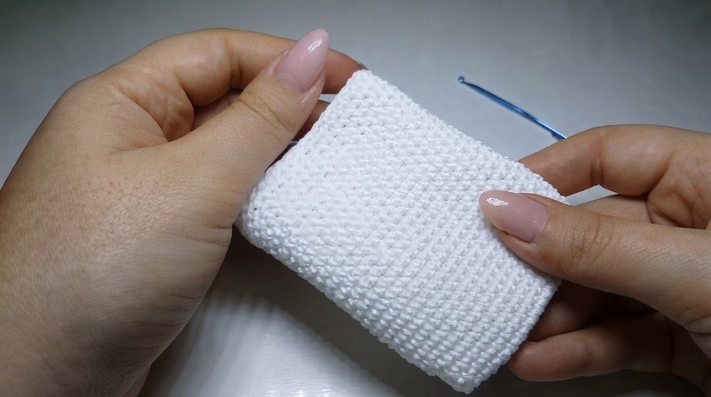 Handmade Crochet Pouch Pattern 3