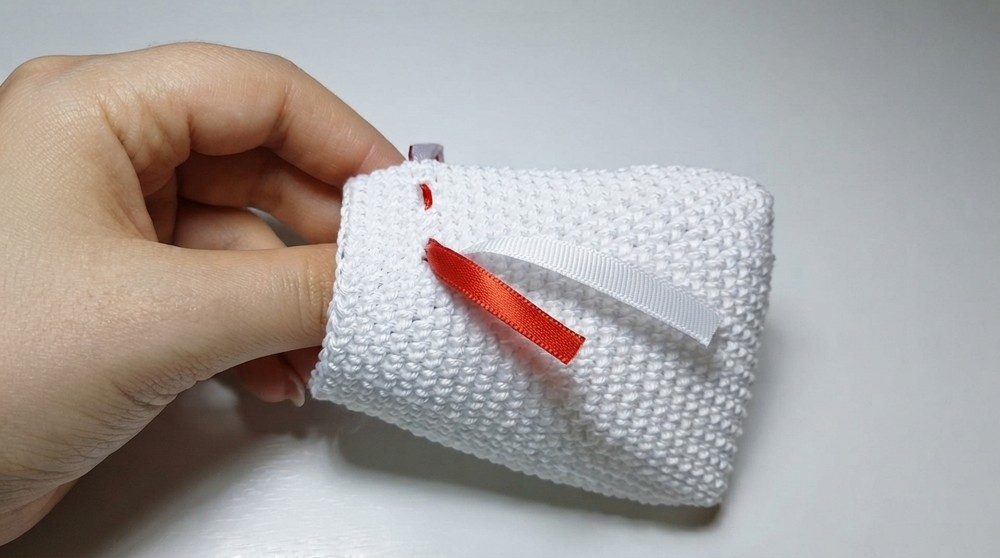 Handmade Crochet Pouch Pattern 4