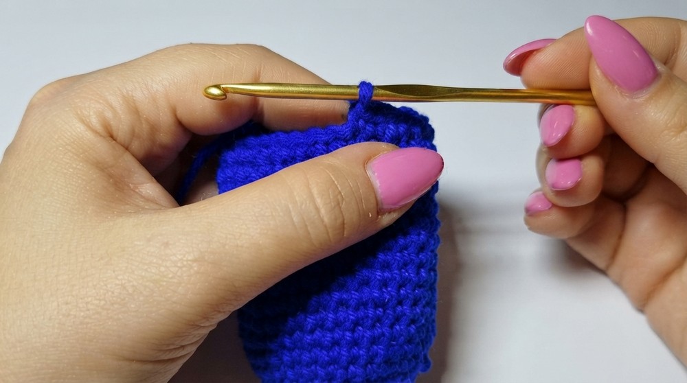 Handmade Crochet Pouch Pattern 4
