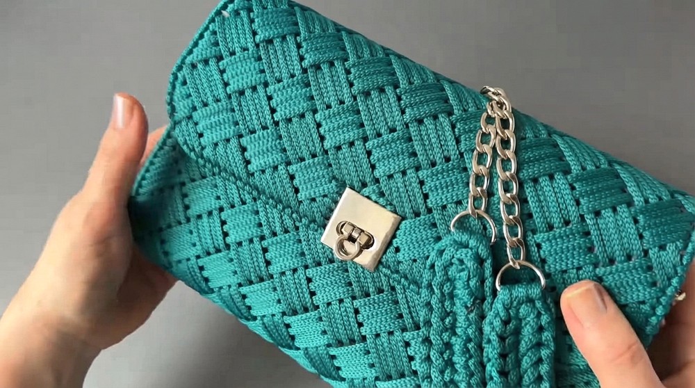 How to Make a Stylish Canvas Bag Yourself (7)