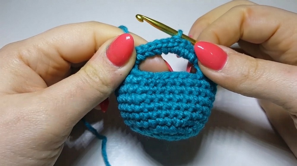 Quick Crochet Mini Bag Pattern 4