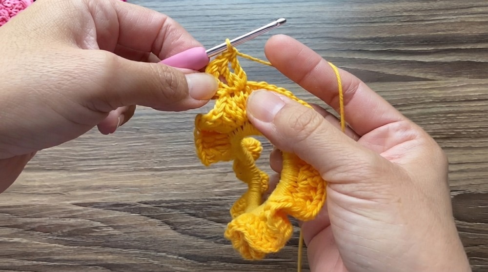 Quick Crochet Scrunchies Pattern 4