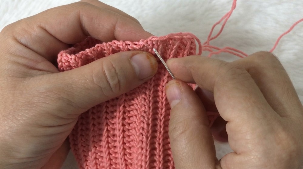 Soft Crochet Pom Pom Hat Pattern 4